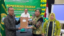 Ketua IPPAT Pengwil Aceh Nila Rufaida melantik Bambang Suwito sebagai Ketua IPPAT Pengda Aceh Timur