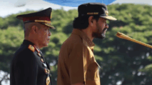 Gubernur Aceh Muzakir Manaf bersama Wakapolda Aceh memimpin upacara Hari Bhayangkara ke-79 di Blang Padang Banda Aceh