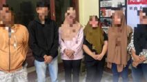 Petugas gabungan Polsek Blangkejeren, TNI, dan Satpol PP mengamankan warga yang diduga melakukan pesta miras di kawasan wisata Kala Pinang.