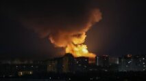 Ledakan akibat serangan rudal dan drone Rusia yang menghantam infrastruktur sipil di Ukraina