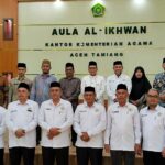 Ketua BWI Provinsi Aceh melantik pengurus BWI Aceh Tamiang masa bakti 2025–2028 di Aula Kemenag setempat.