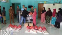 Manajemen PT. Sisirau bersama tim Kebun Rimba Sawang Bahruny Group menyalurkan bantuan paket sembako kepada warga sekitar sebagai bagian dari program CSR perusahaan, didampingi Forkopimcam dan Datok Penghulu setempat.