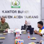 Bupati Aceh Tamiang Armia Pahmi menerima kunjungan Plt Direktur PKS Ditjen Cipta Karya Kementerian PU di Aula Bupati